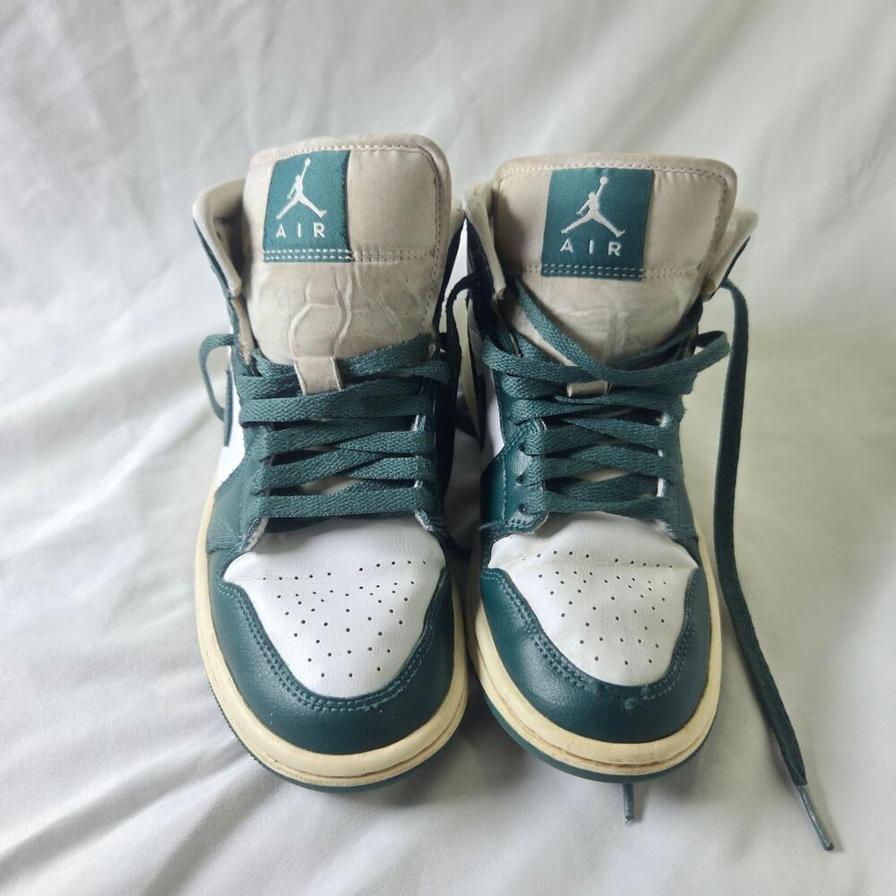 Nike Air Jordan 1 Mid Shoes Sneakers Womens 6.5 Green Basketball BQ6472-133